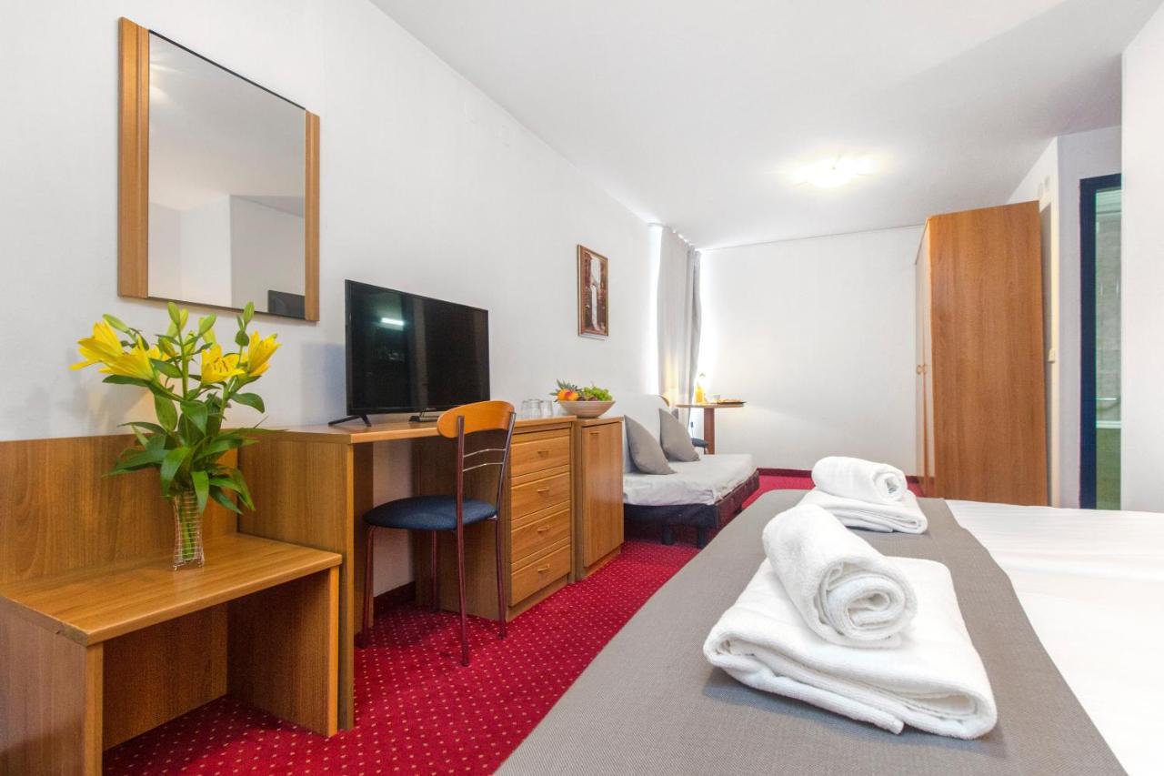 Hotel Jadran Šibenik Exteriör bild