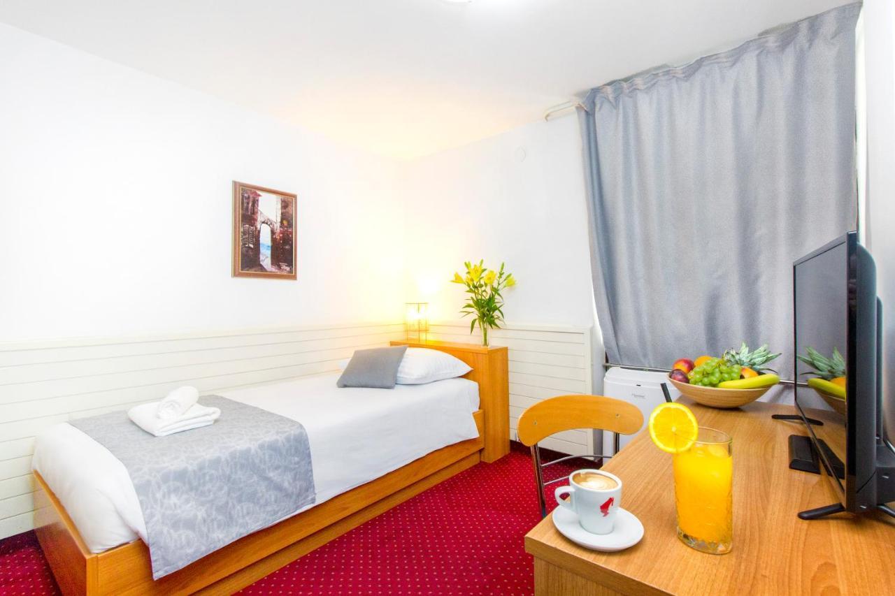 Hotel Jadran Šibenik Exteriör bild