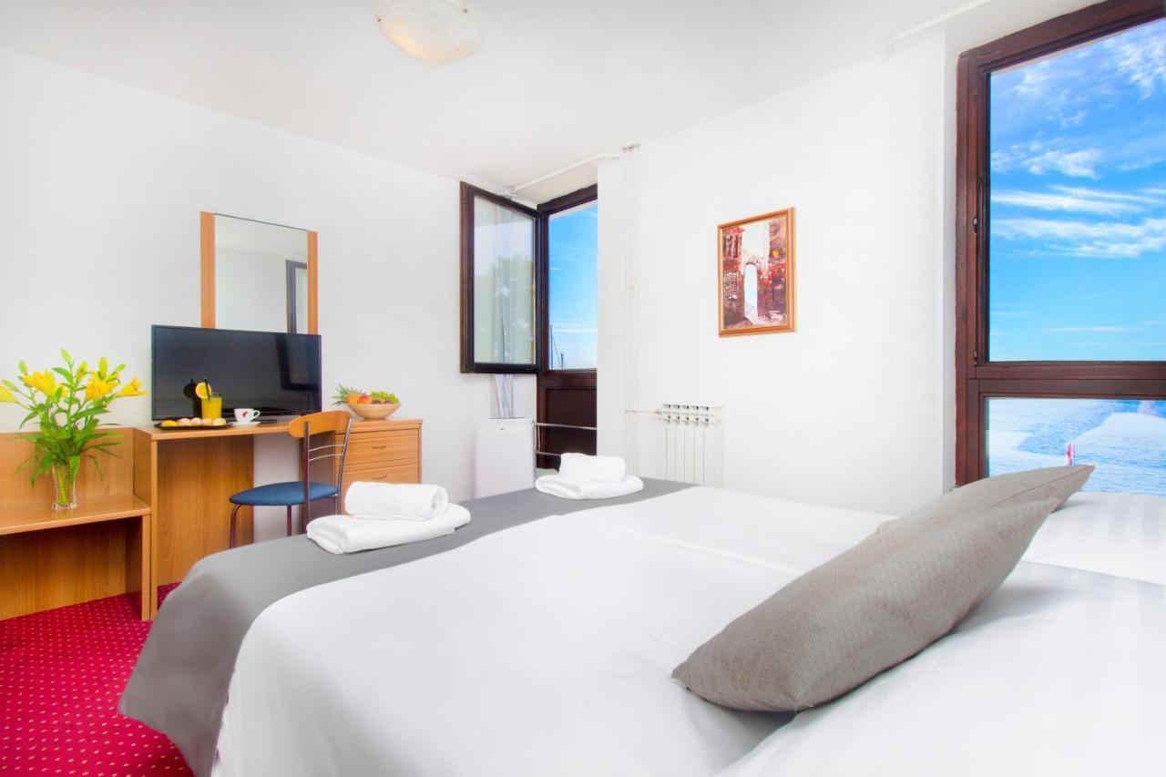 Hotel Jadran Šibenik Exteriör bild