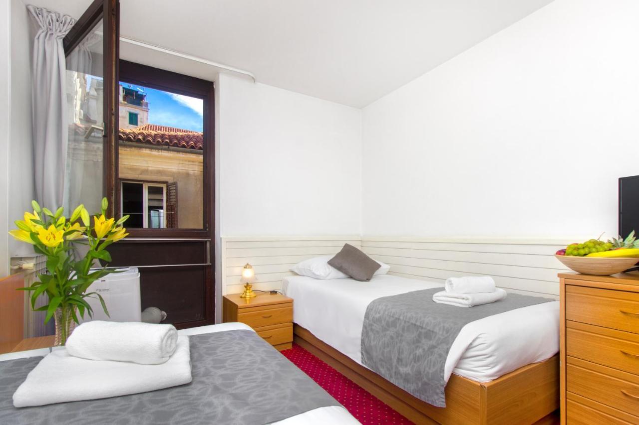 Hotel Jadran Šibenik Exteriör bild