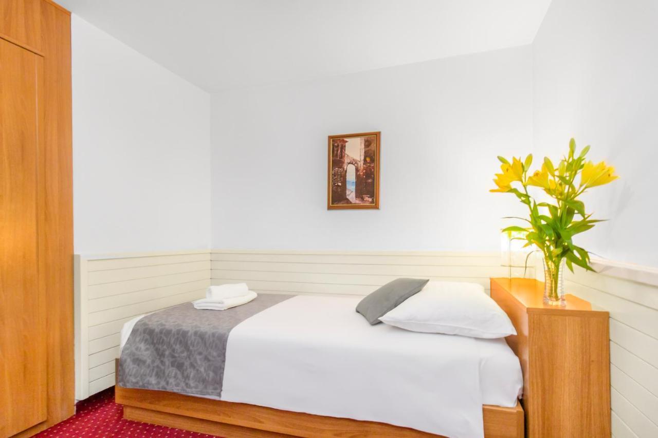 Hotel Jadran Šibenik Exteriör bild