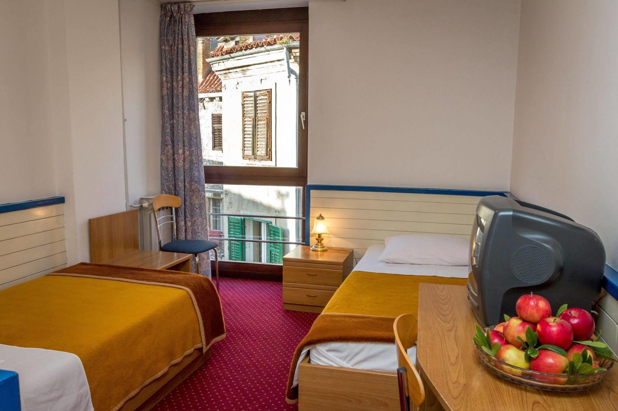 Hotel Jadran Šibenik Exteriör bild