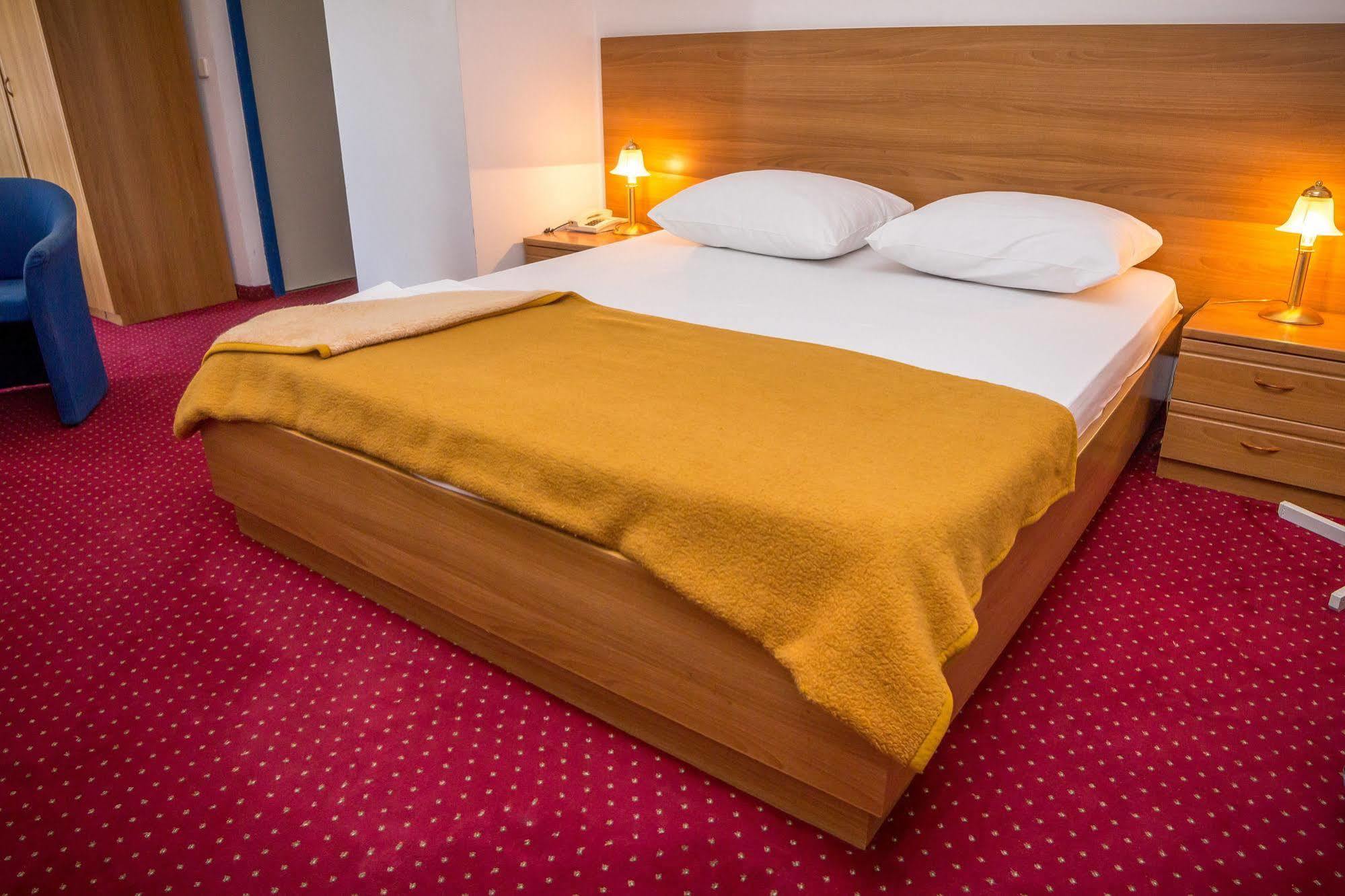 Hotel Jadran Šibenik Exteriör bild