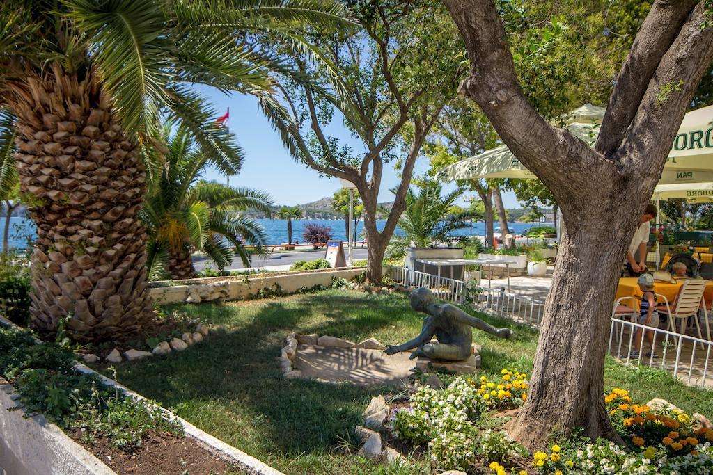 Hotel Jadran Šibenik Exteriör bild
