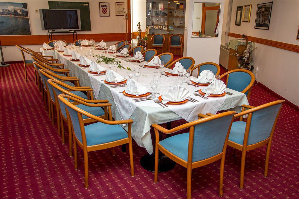 Hotel Jadran Šibenik Exteriör bild